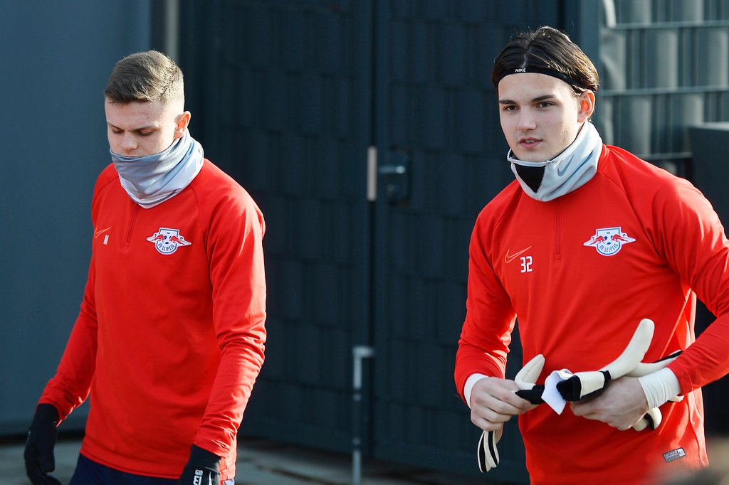 Die Talente Dennis Borkowski (l.) und Tim Schreiber (r.) sollen dauerhaft mit den Profis von RB Leipzig trainieren.