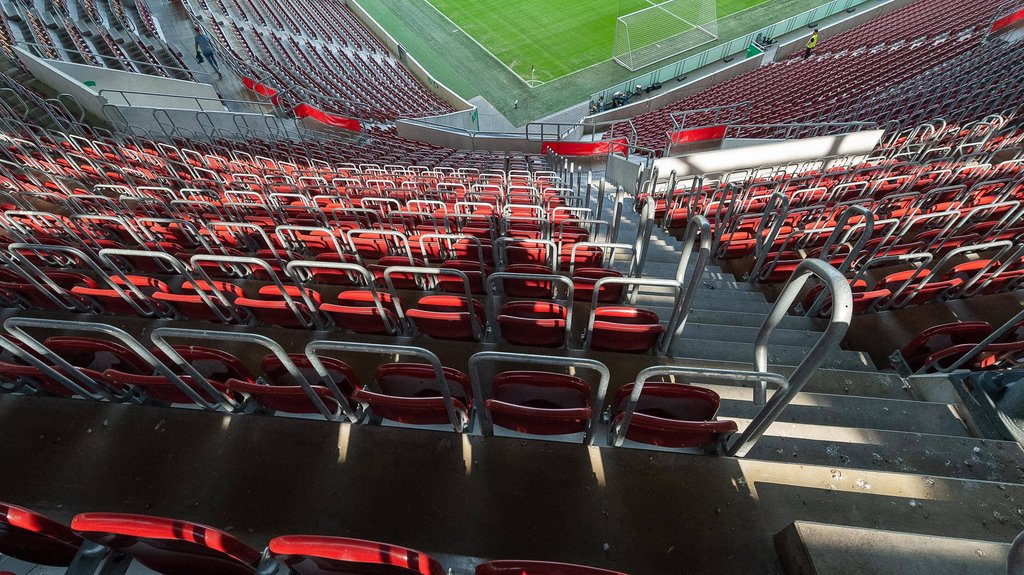 Leere Zuschauerränge in Augsburg