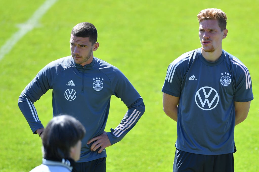 Robin Gosens (l.) oder Marcel Halstenberg? Für Didi Hamann ist die Sache klar.