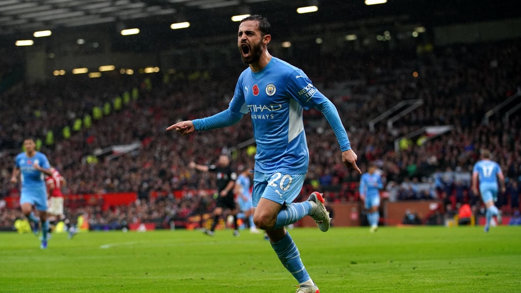 Manchester Citys Bernardo Silva feiert sein Tor im Derby gegen Manchester United.