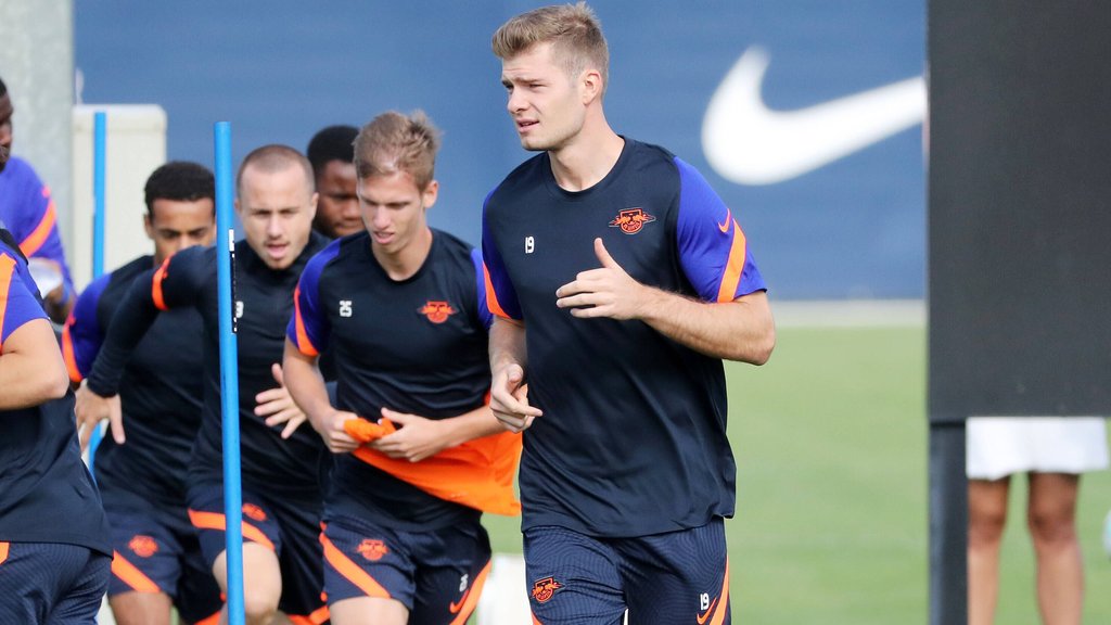 Alexander Sörloth (vorne) trainierte am Donnerstag erstmal voll mit seinen neuen Teamkollegen mit.