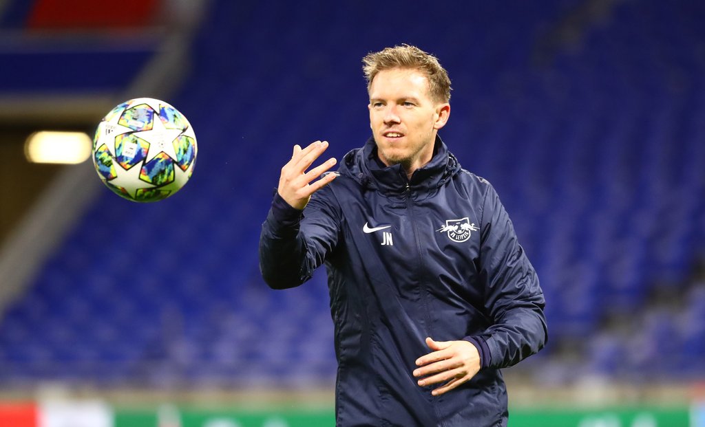 Spielt sich auch mit den Journalisten die Bälle zu: Julian Nagelsmann in Lyon.
