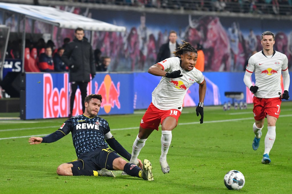 Auf und davon: Christopher Nkunku bereitet nach Patzer von Jonas Hector das 1:0 vor.