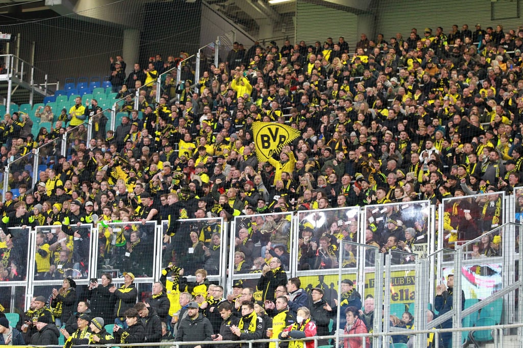 Fans von Borussia Dortmund waren mit dem Ticketing bei RB Leipzig unzufrieden.