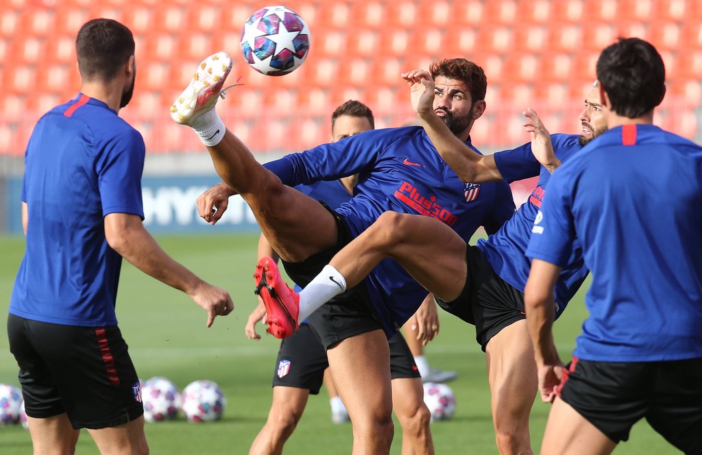 Diego Costa & Co. beim Training am Samstag: Da waren zwei Personen aus dem Atlético-Tross bereits mit dem Coronavirus infiziert.&nbsp;