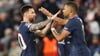 Lionel Messi (l.) and Kylian Mbappe von Paris Saint-Germain feiern das 3:2 gegen RB Leipzig am 3. Spieltag der Champions League.