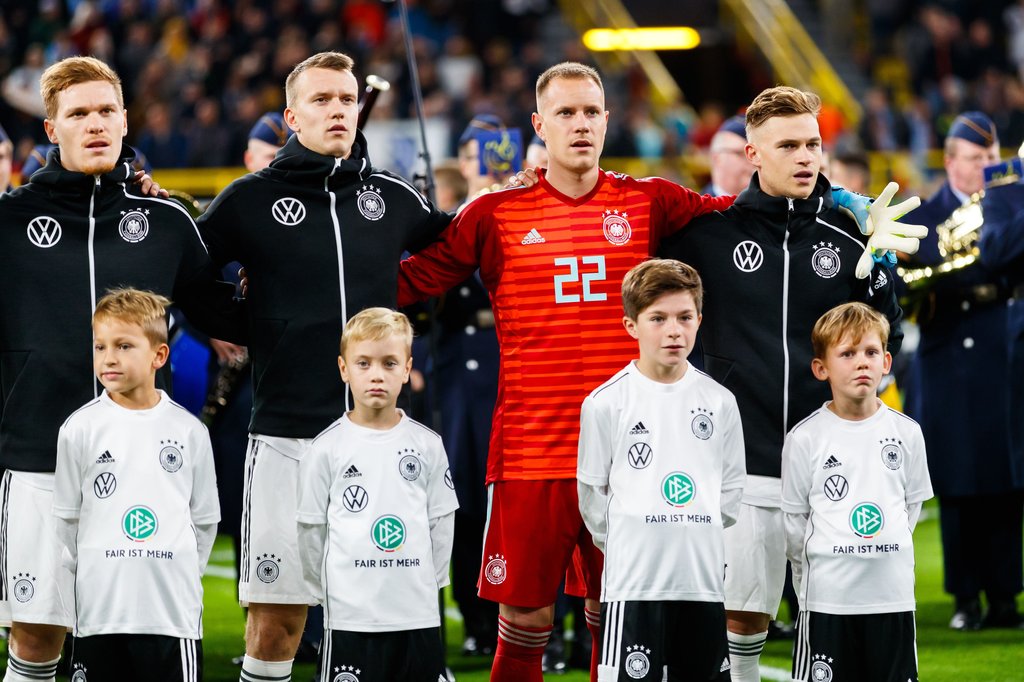 Marcel Halstenberg, Lukas Klostermann, Marc Andre Ter Stegen und Joshua Kimmich (v.l.) vor einem Länderspiel 2019.
