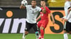 Benjamin Henrichs (l.) in einem Länderspiel gegen die Türkei 2020.&nbsp;