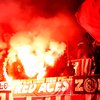 Zündstoff für die Kurve: Pyroaktion, mutmaßlich ausgehend von ultraaffinen Fans von RB Leipzig, in der Paderborn.