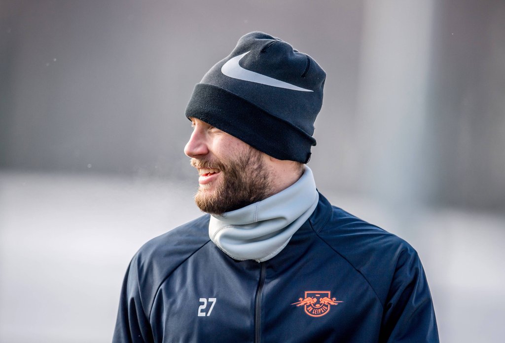 Konrad Laimer schuftet auf dem Trainingsplatz von RB Leipzig für seine Rückkehr.