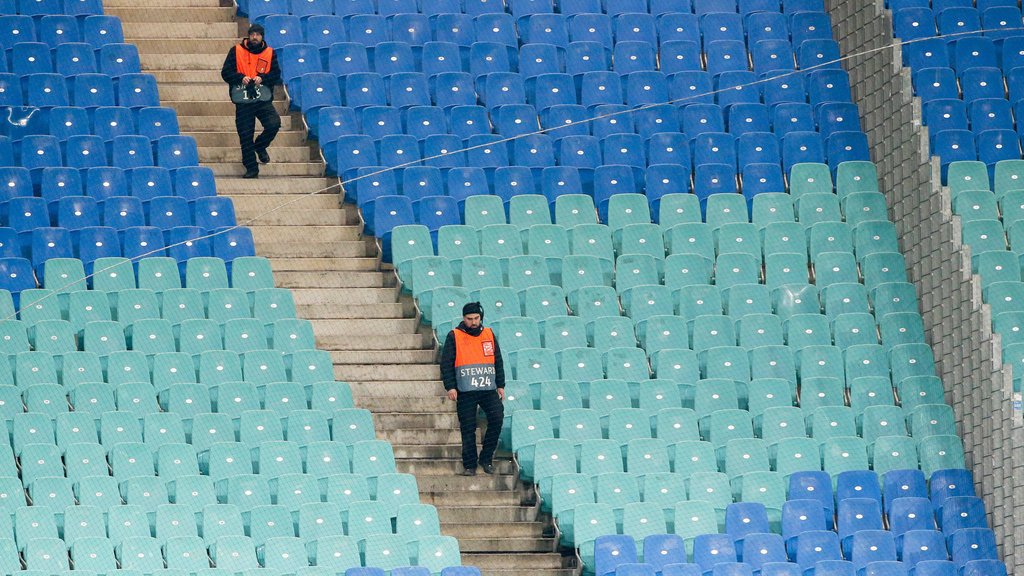 Beim Geisterspiel gegen den SC Freiburg werden nun doch keine Spruchbänder zu sehen sein.
