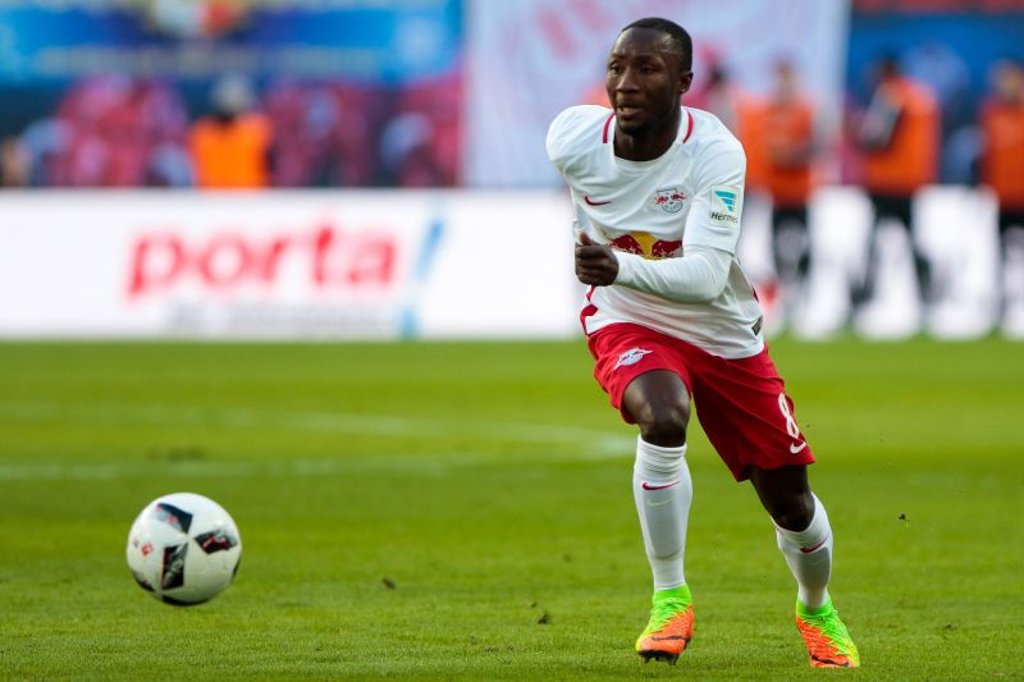 Naby Keita brach nach dem Spiel gegen VfL Wolfsburg zusammen. Ralf Rangnick und RB Leipzig kennen die Ursache noch nicht.