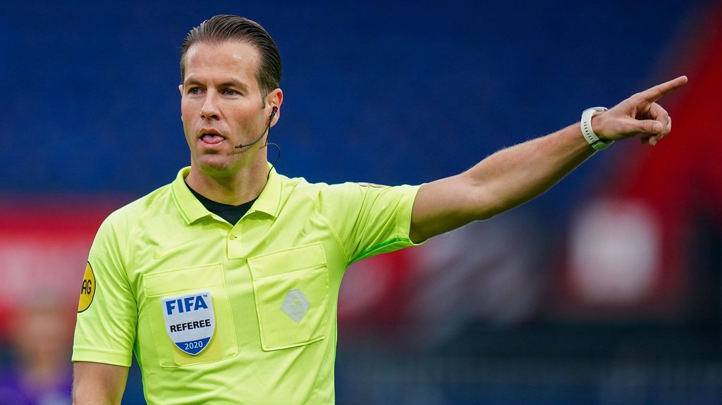 Danny Makkelie ist seit 2011 FIFA-Schiedsrichter.