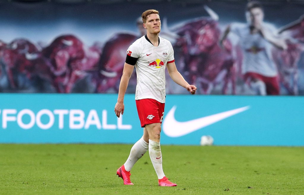 Enttäuschter Abgang: Marcel Halstenberg muss eine halbe Stunde früher duschen gehen.