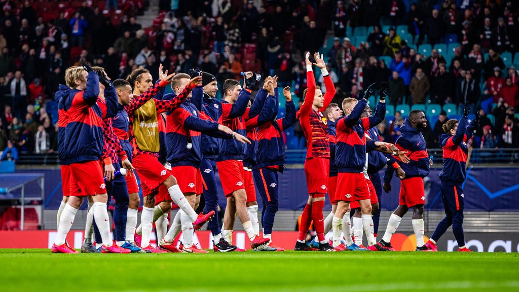 Leipziger Jubelkette nach dem Viertelfinal-Einzug.