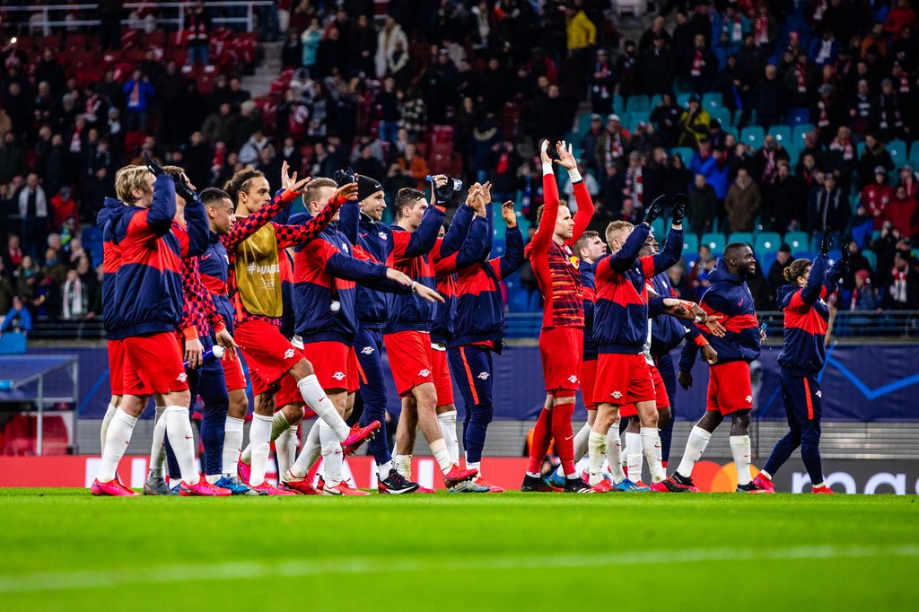 Leipziger Jubelkette nach dem Viertelfinal-Einzug.