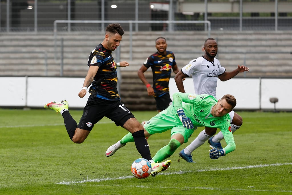 Dominik Szoboszlai kurz vor seinem Treffer gegen den SV Sandhausen.