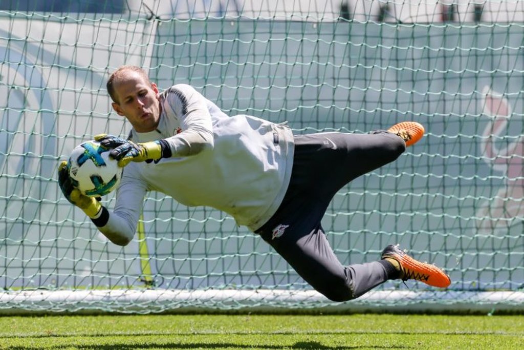 Der fliegende Ungar: Peter Gulacsi im Trainingslager in Seefeld