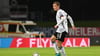 Verzögerte Regeneration: Lukas Klostermann von RB Leipzig wartet mit dem DFB-Team in Edinburgh auf die Rückreise nach Frankfurt.