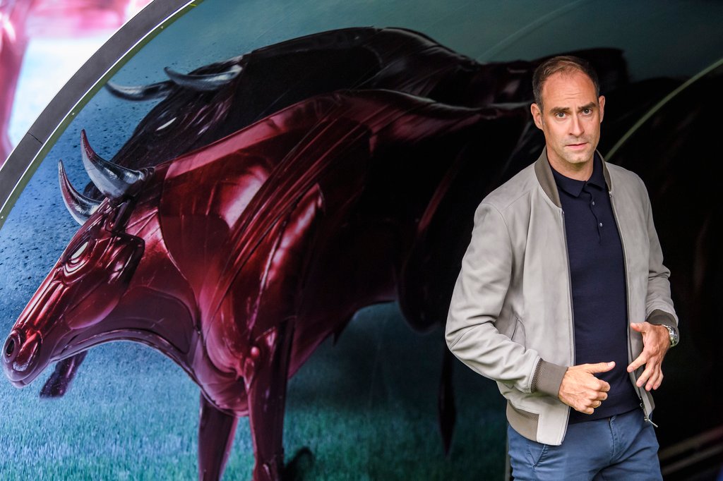 „Ich war tatsächlich überrascht, auf wie viel Widerstand der Fußball trifft, weil er die Saison zu Ende spielen will, um zu überleben”: Oliver Mintzlaff.