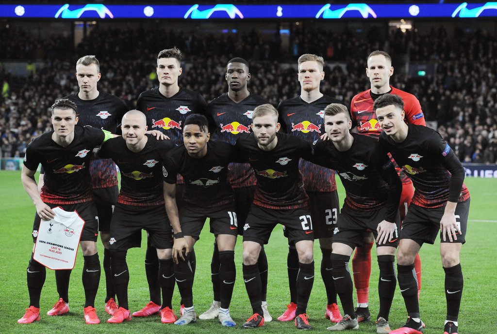 Nur drei Spieler hatten die eigentlich vorgesehenen Trikots an.