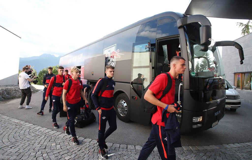 Gemeinsam nach Belgien? Frederik Jäkel und Tom Krauß (von rechts.)