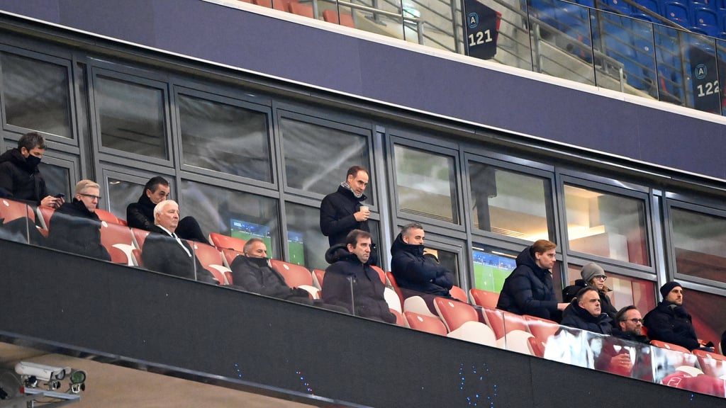 Die Führungsriege um RB-Geschäftsführer Oliver Mintzlaff sucht einen neuen Sportdirektor bei RB Leipzig.