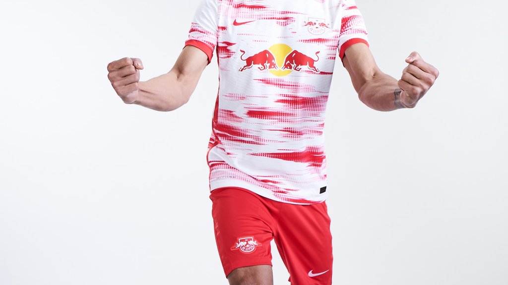 „Niemand glaubt daran, dass Du über Dich hinauswachsen kannst”: Yussuf Poulsen im RB-Trikot für die Saison 2021/22.