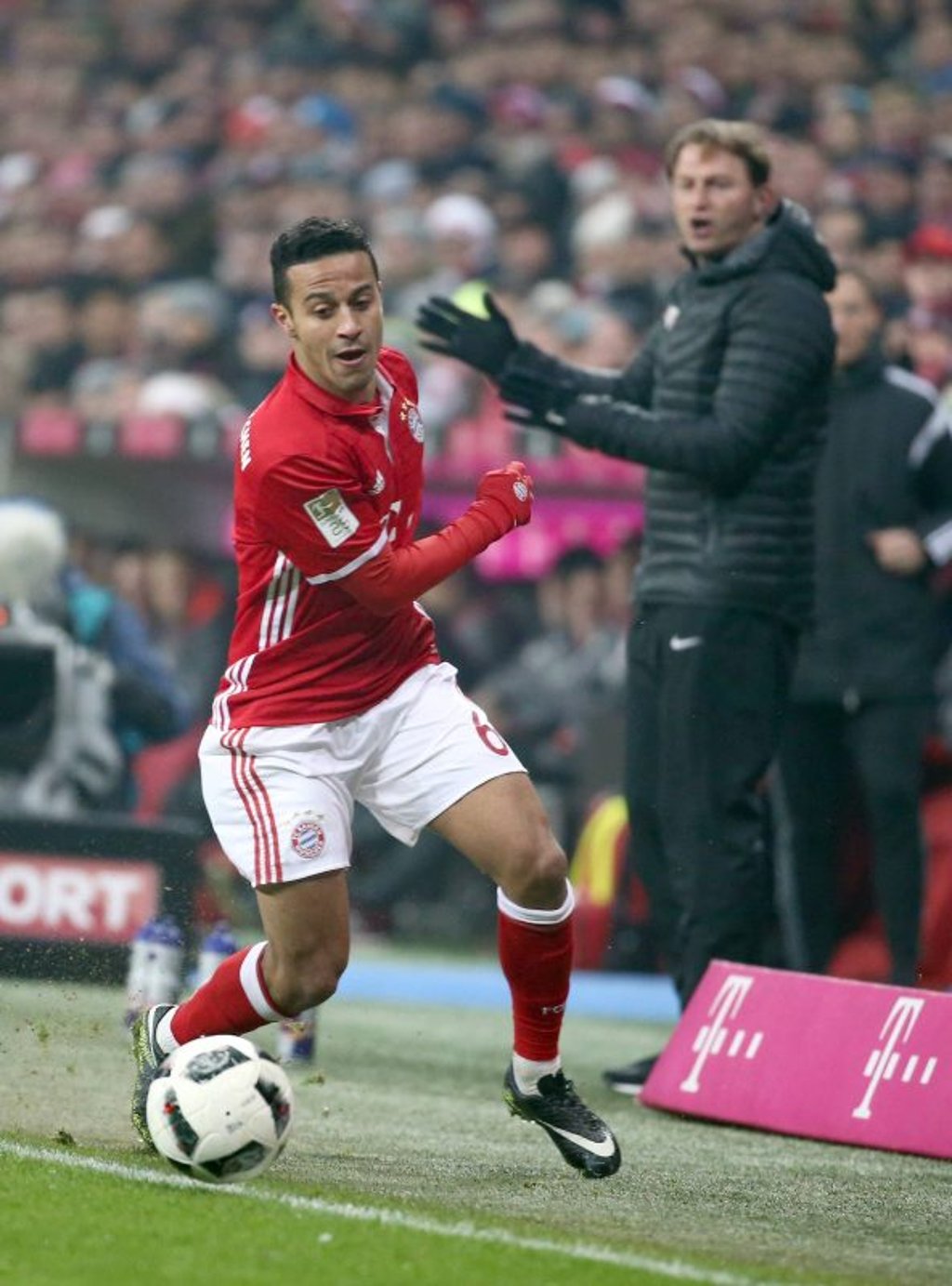 Ralph Hasenhüttl beim Hinspiel gegen den Meister 2017.