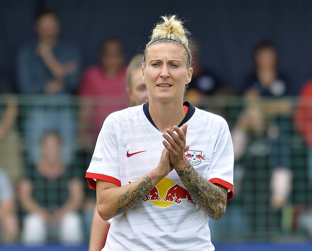 Anja Mittag wird ihre aktive Karriere als Spielerin bei RB Leipzig beenden,