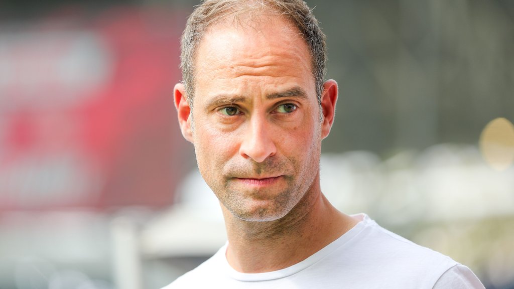 „Wir wollen und werden diesen Termin einhalten”: Oliver Mintzlaff will den Kader bis Mitte September komplett haben.