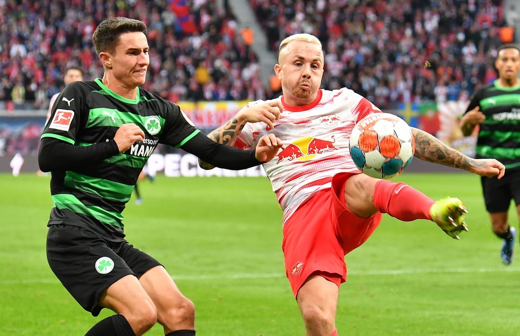 Druck auf den Backen: Angeliño gegen Marco Meyerhöfer.