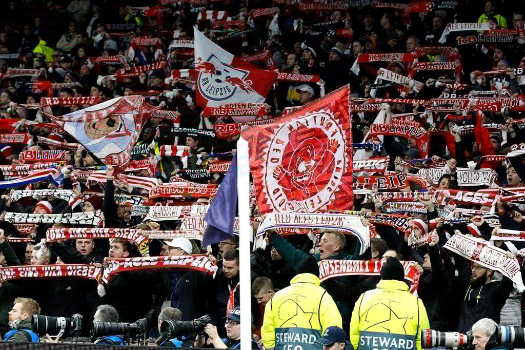 Fans von RB Leipzig dürfen zum Spiel gegen Manchester CIty reisen (Symbolbild).