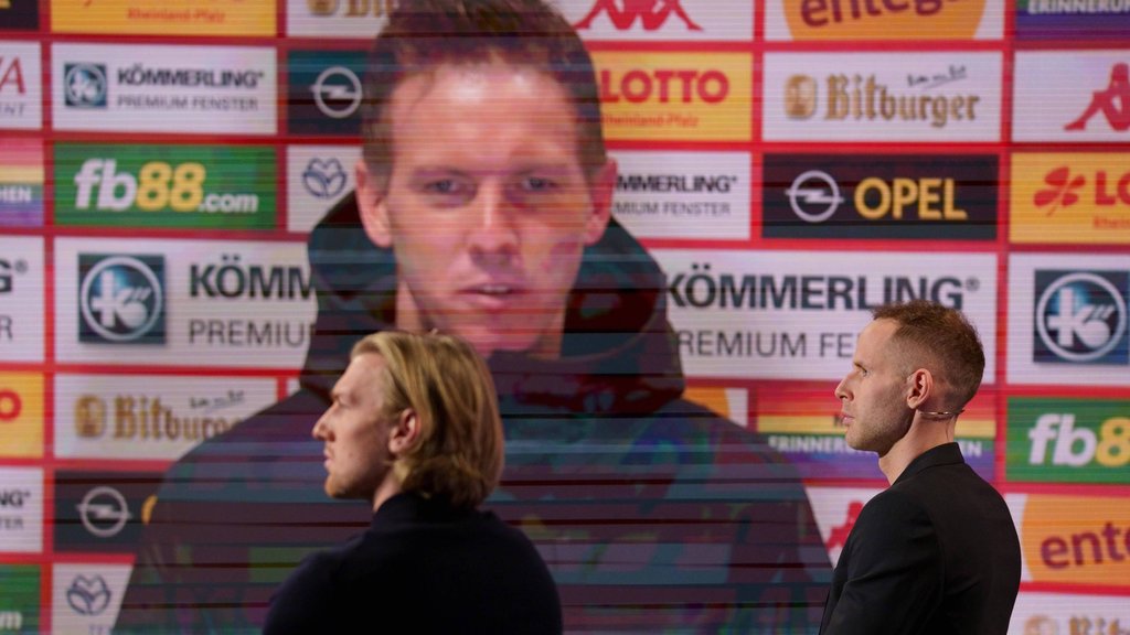 Die beiden Cetinkaya-Klienten Forsberg (r.) und Gulacsi im Aktuellen Sportstudio