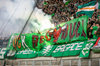 Pyrotechnik und Anti-Red-Bull-Banner. Celtic-Fans beim Auswärtsspiel bei RB Leipzig.