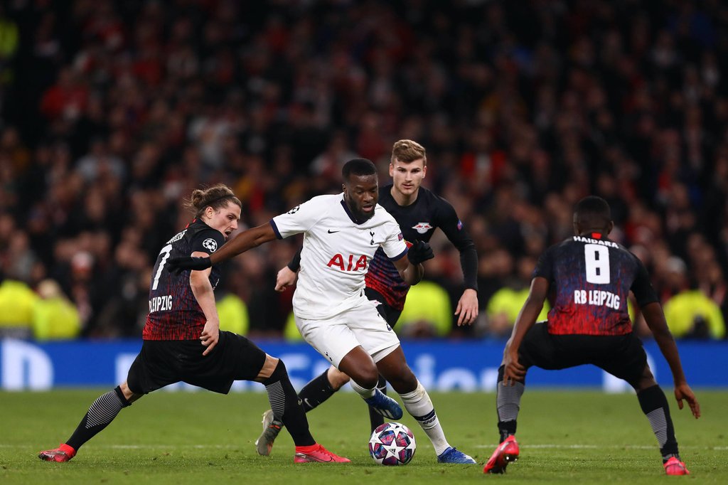 Eingekesselt: Tottenhams Tanguy Ndombele gegen Marcel Sabitzer, Timo Werner und Amadou Haidara.