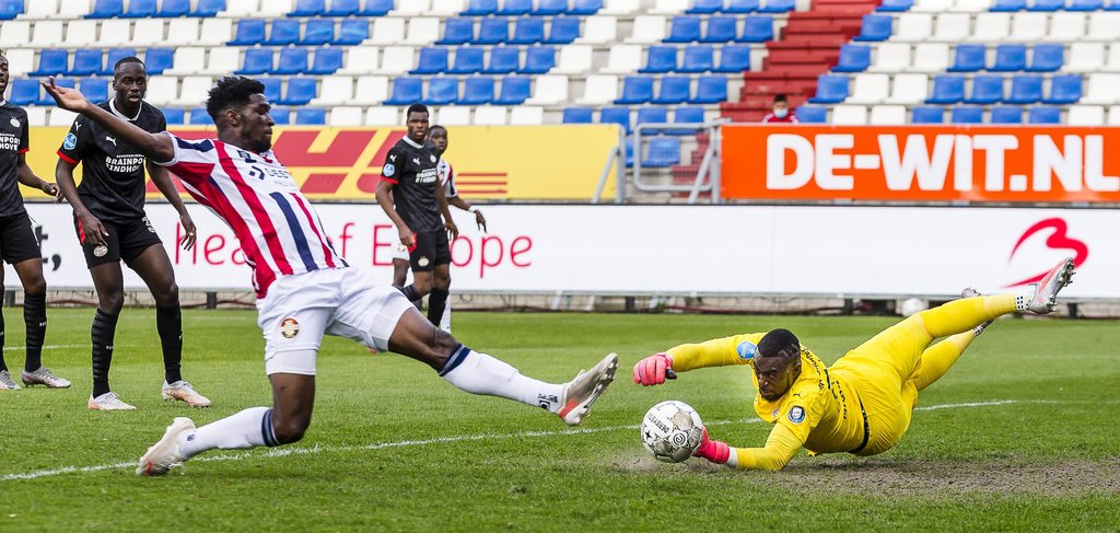 Yvon Mvogo wird wohl bei PSV Eindhoven bleiben.