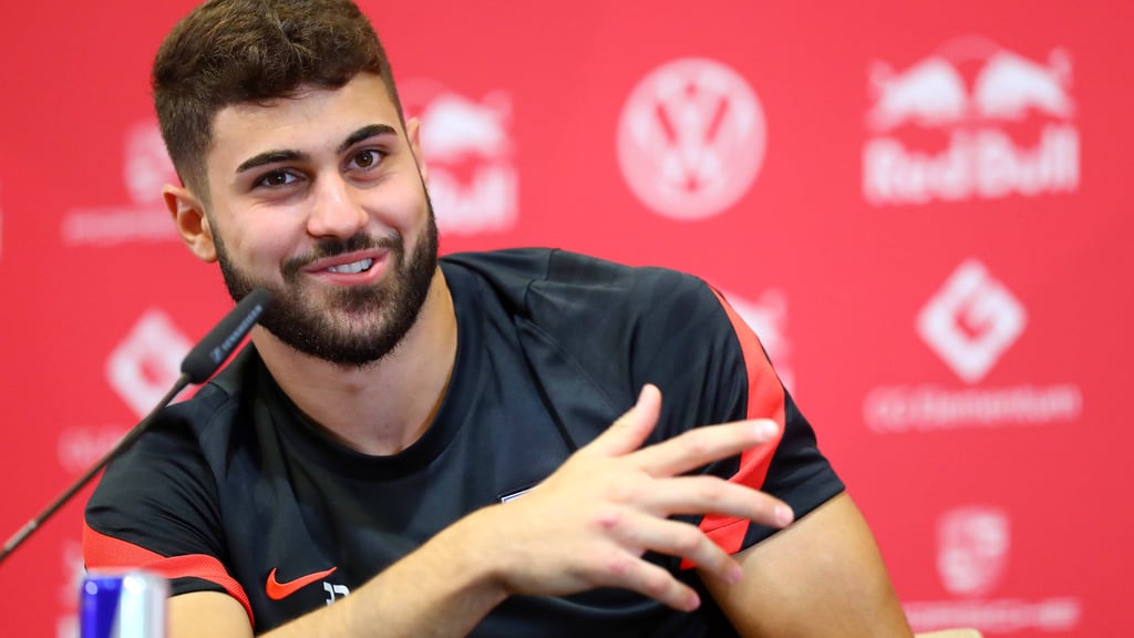 Bestens gelaunt bei seiner Vorstellung: RB-Neuzugang Josko Gvardiol